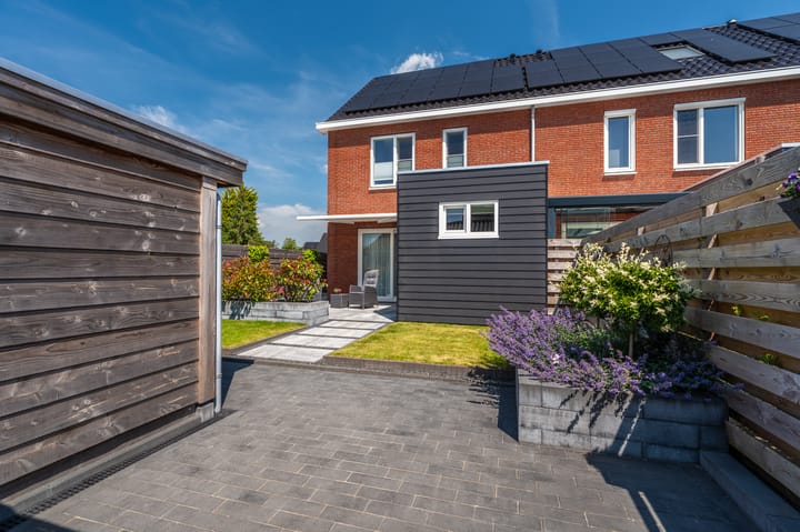 Foto 15 van Burgemeester Lewe van Aduardstraat 1