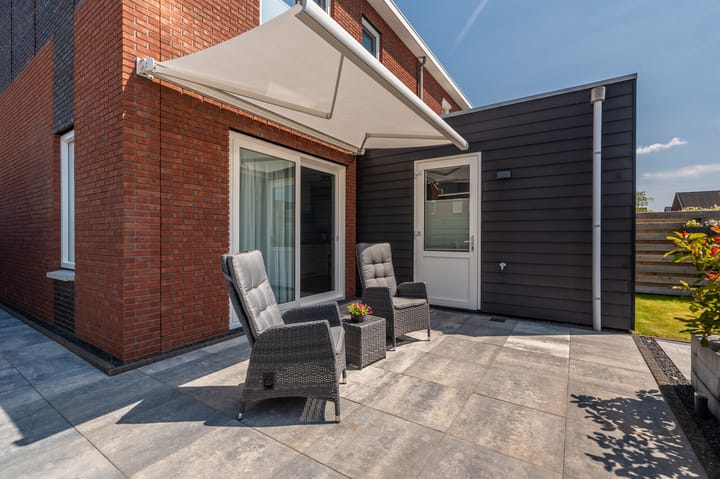 Foto 17 van Burgemeester Lewe van Aduardstraat 1