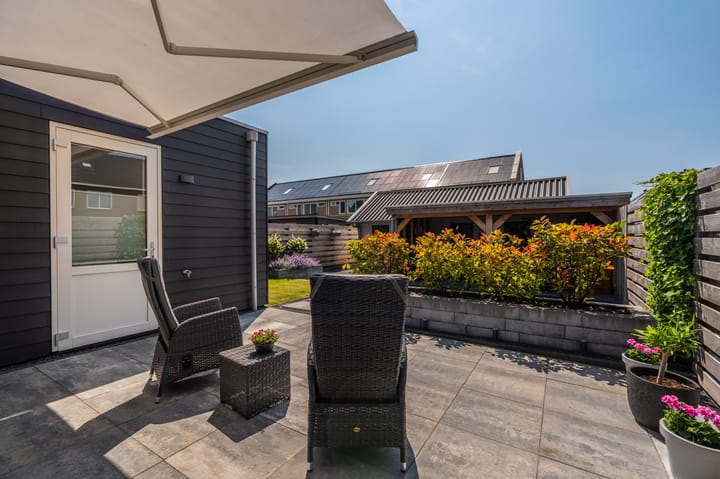 Foto 18 van Burgemeester Lewe van Aduardstraat 1