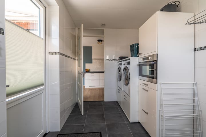 Foto 42 van Burgemeester Lewe van Aduardstraat 1