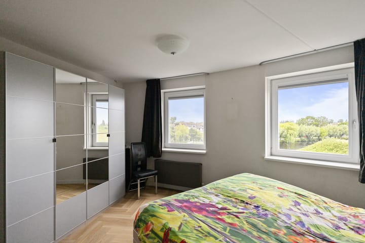 Foto 26 van Mercurius 52