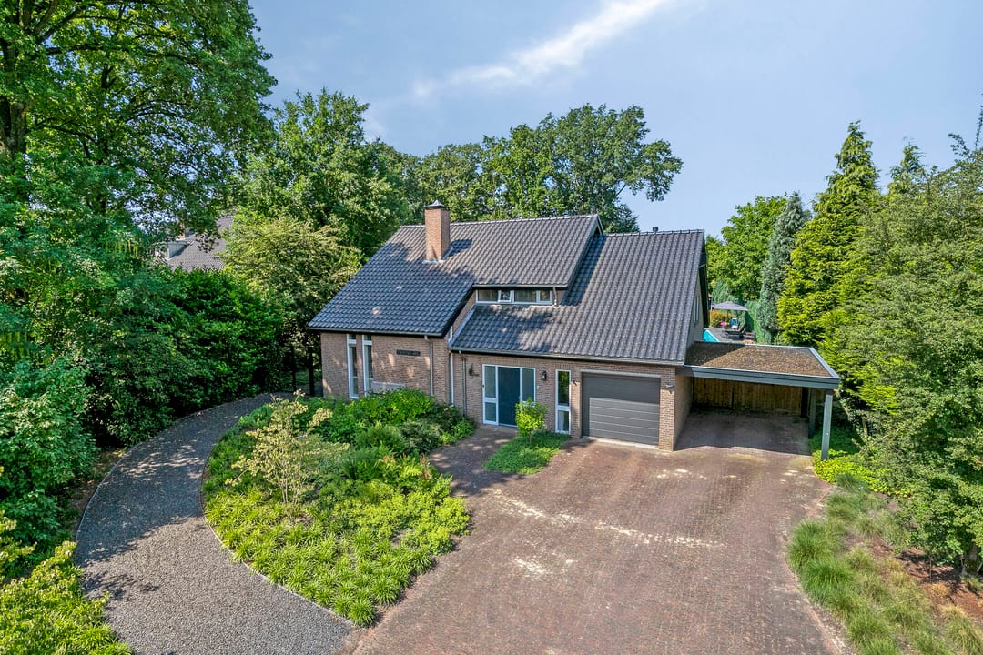 Foto 1 van Dennenlaan 8