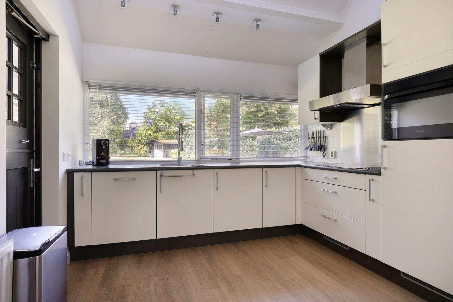 Foto 5 van Dennenlaan 8