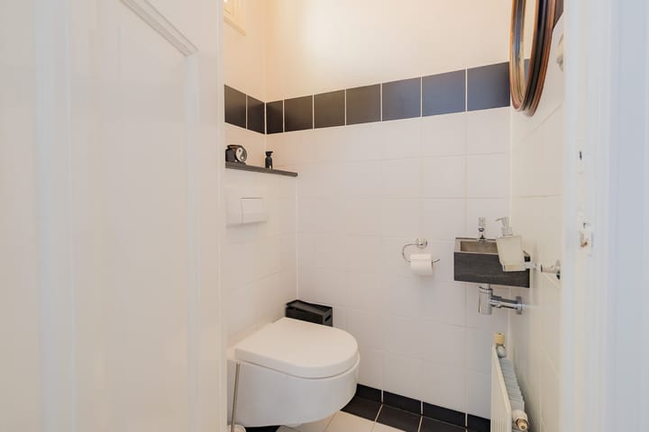 Photo 11 of Boerhaavestraat 8