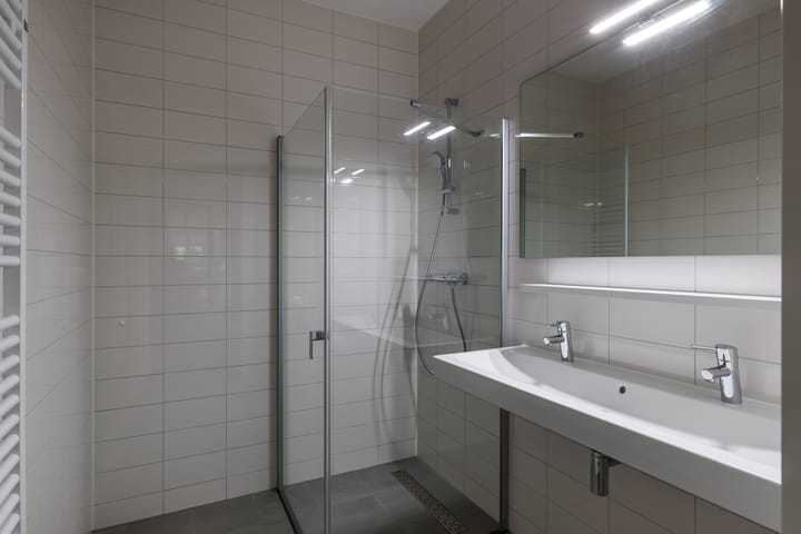 Foto 6 van Hoola van Nootenstraat 104