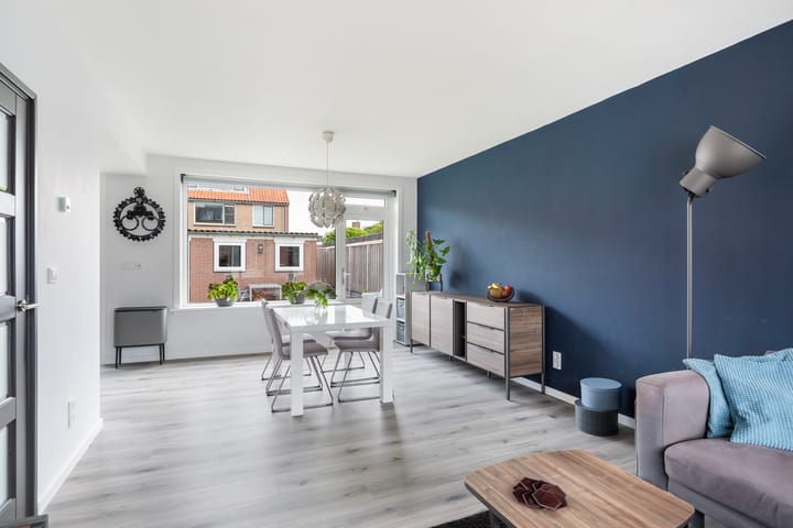 Photo 10 of van Oldenbarneveltstraat 53