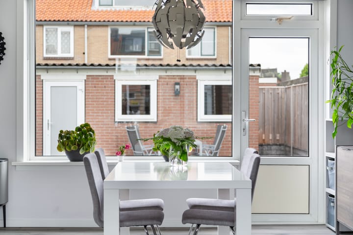 Photo 12 of van Oldenbarneveltstraat 53