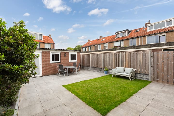 Photo 32 of van Oldenbarneveltstraat 53