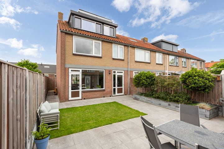 Photo 34 of van Oldenbarneveltstraat 53