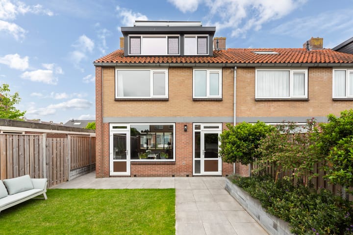 Photo 37 of van Oldenbarneveltstraat 53