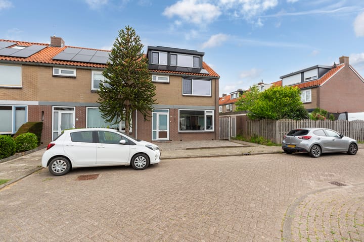 Photo 40 of van Oldenbarneveltstraat 53