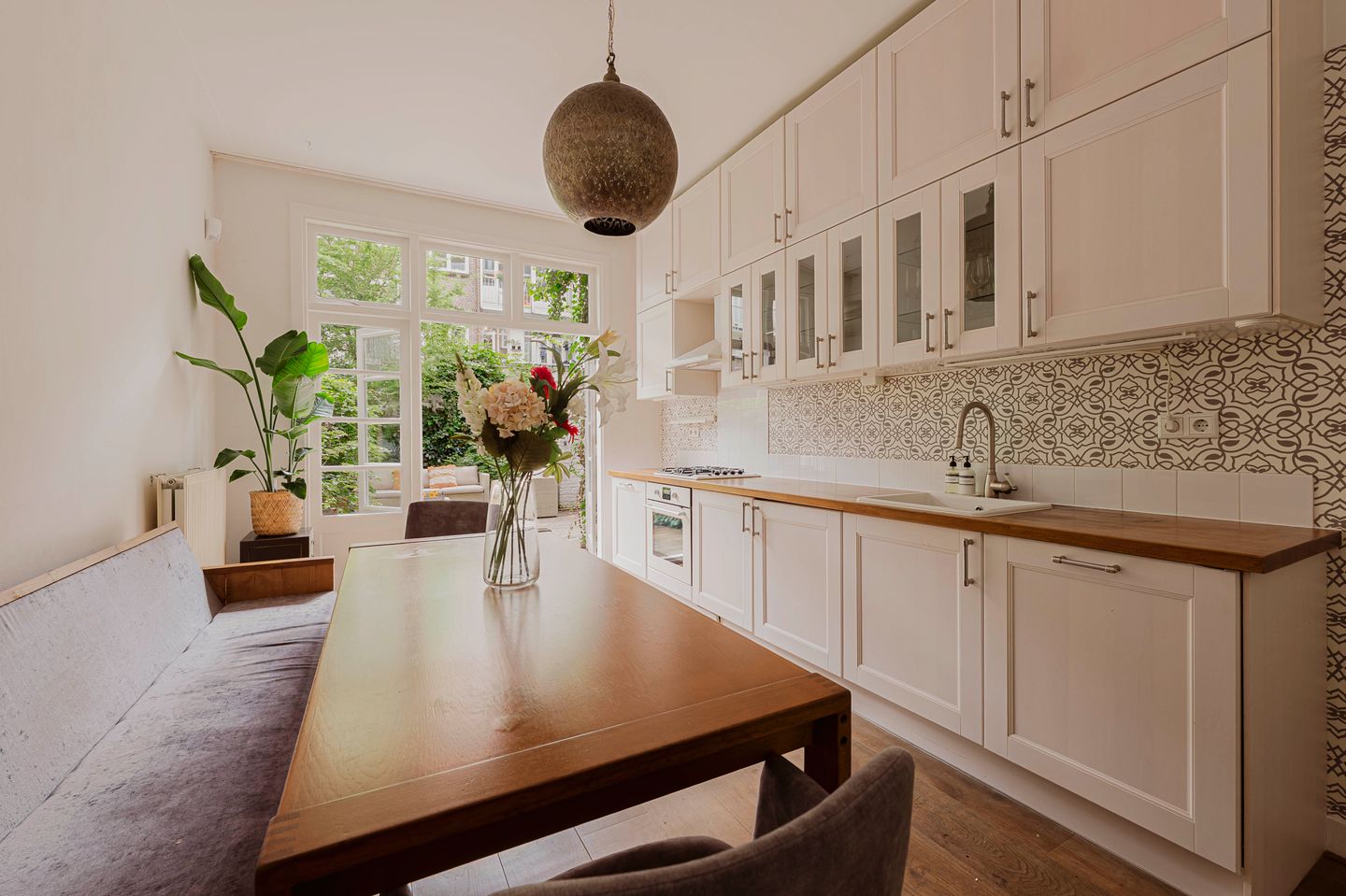 Photo 10 of Van Tuyll van Serooskerkenweg 106