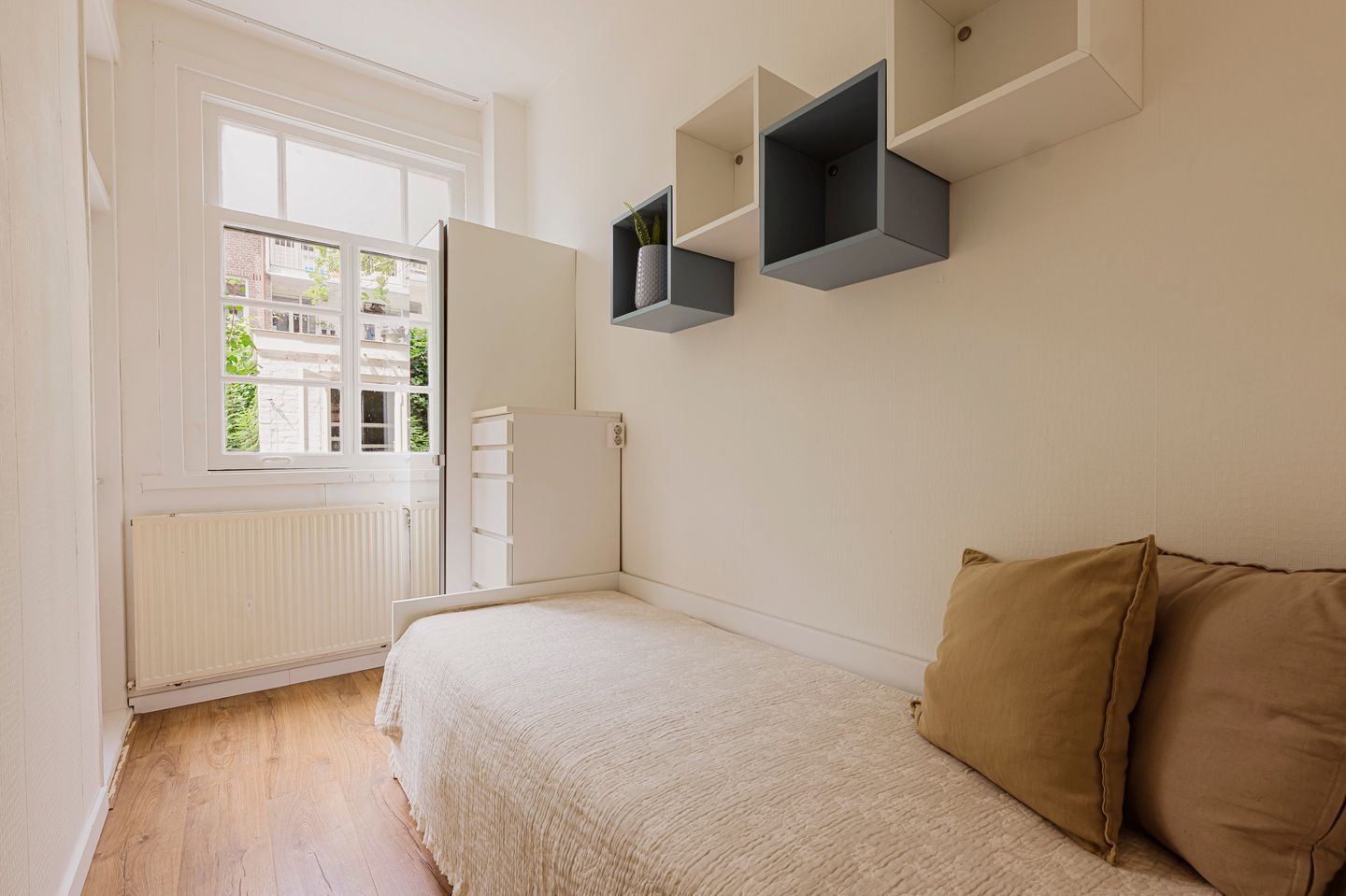 Photo 25 of Van Tuyll van Serooskerkenweg 106