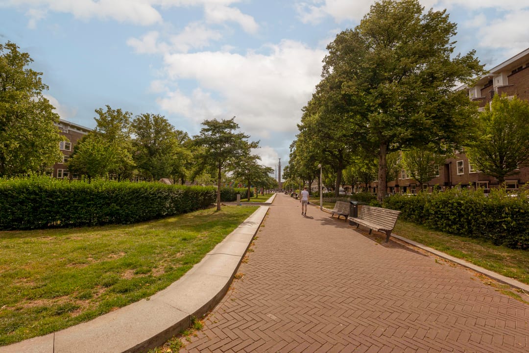 Photo 31 of Van Tuyll van Serooskerkenweg 106