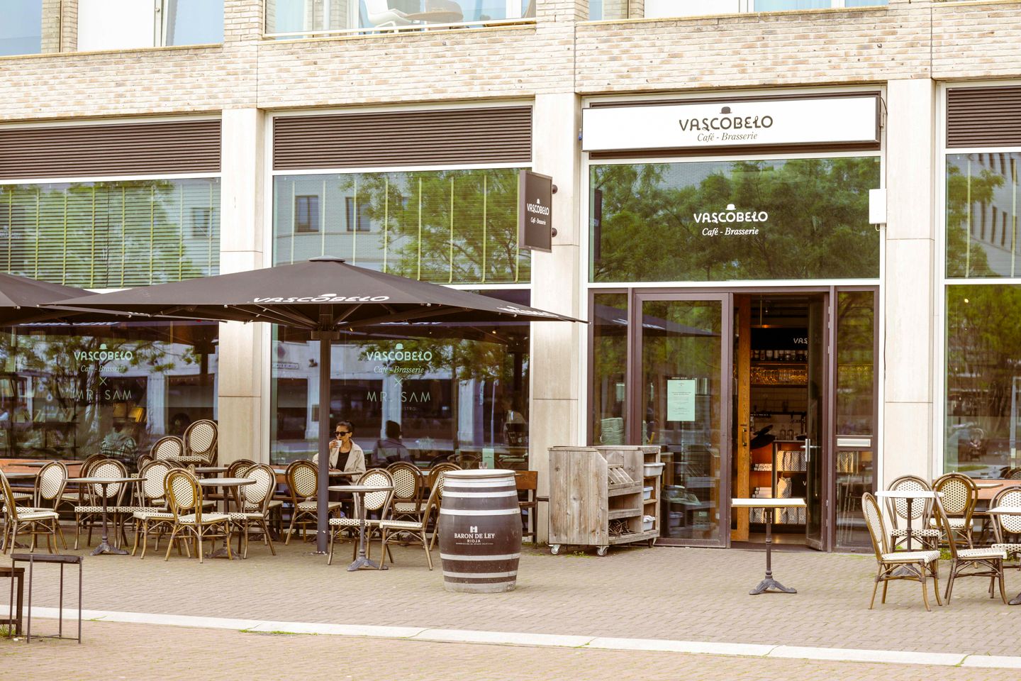 Photo 34 of Van Tuyll van Serooskerkenweg 106