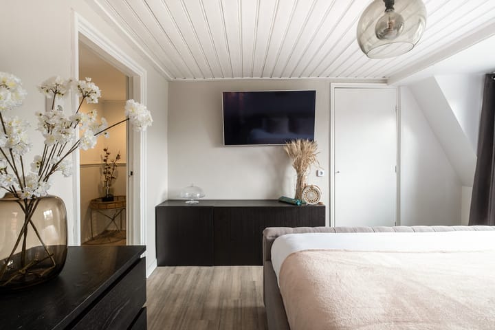 Foto 22 van Gronausestraat 243