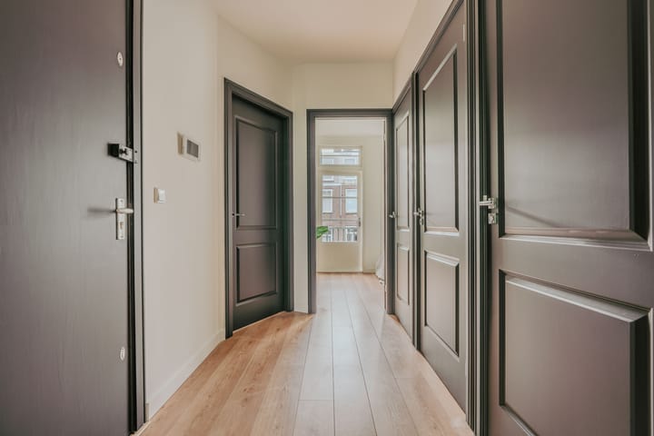 Photo 13 of Pieter van der Doesstraat 38-3