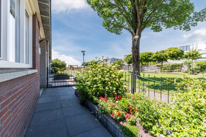 Foto 10 van Eline Vereplantsoen 41