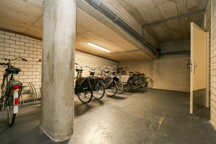 Photo 42 of Raadhuisstraat 12