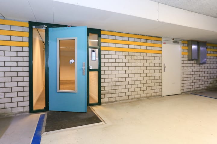 Photo 44 of Raadhuisstraat 12