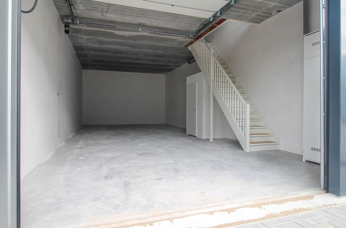 View photo 4 of Newtonstraat 90