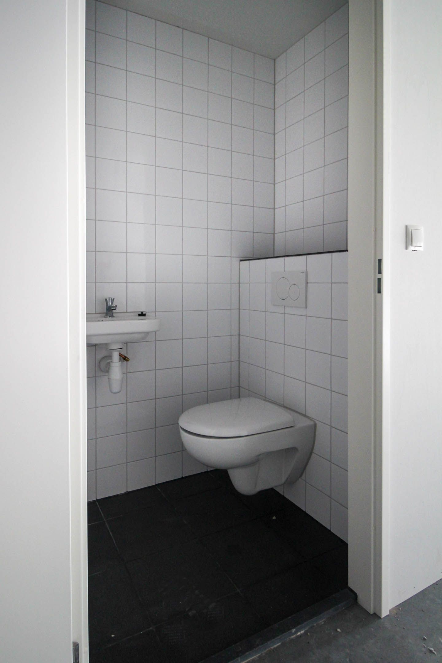 View photo 5 of Newtonstraat 90