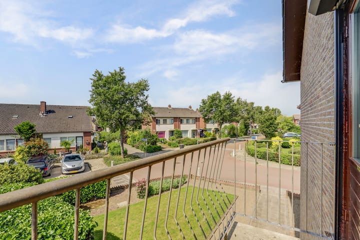 Foto 28 van Ds J A Visserstraat 48