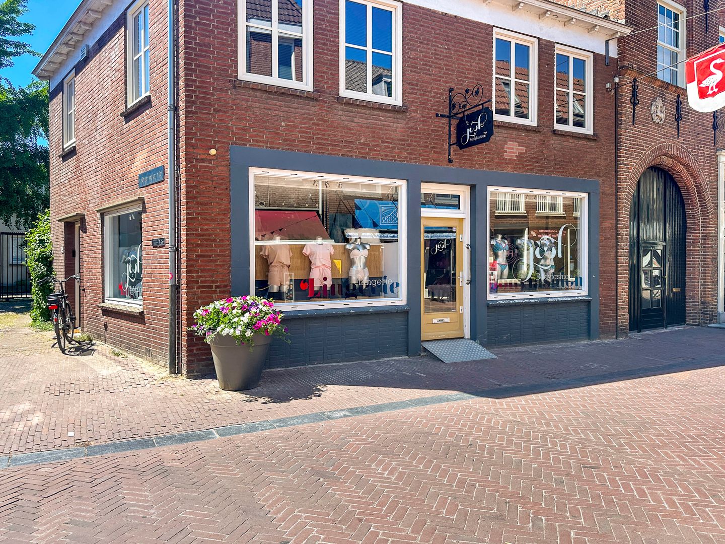 Bekijk foto 2 van Langestraat 15