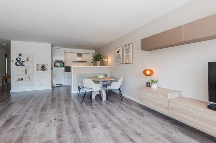 Foto 10 van Renoirstraat 84