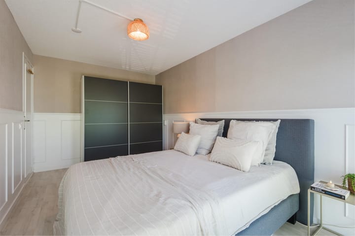 Foto 17 van Renoirstraat 84