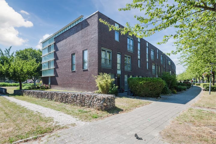 Foto 38 van Renoirstraat 84