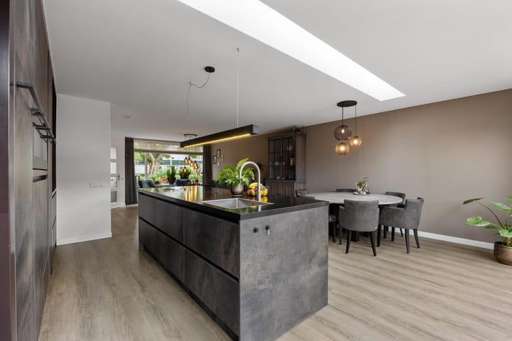 Foto 13 van Tromplaan 51