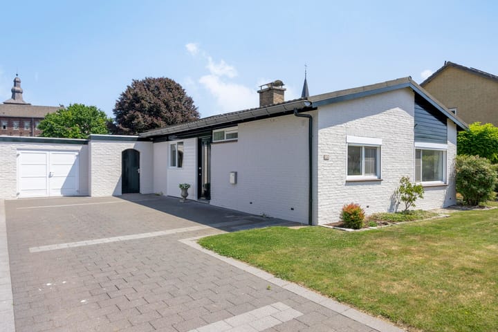 Photo 26 of Michiels van Kessenichstraat 14