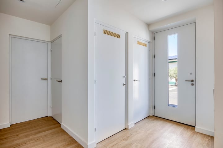 Photo 18 of Michiels van Kessenichstraat 14