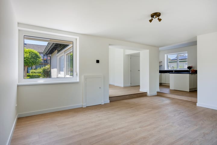 Photo 12 of Michiels van Kessenichstraat 14