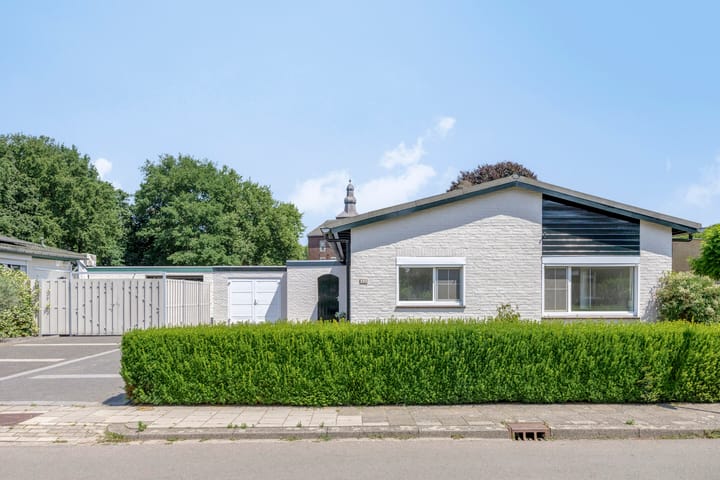 Photo 28 of Michiels van Kessenichstraat 14