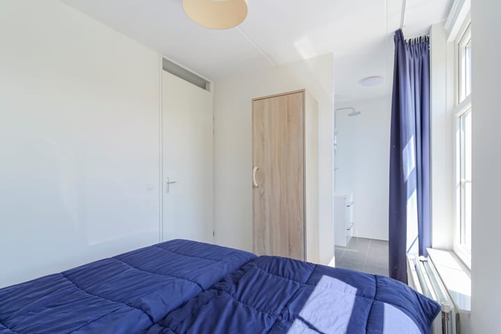 Photo 11 of Zeedijk 2-327