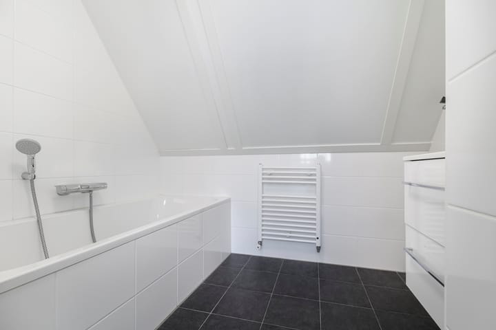 Photo 19 of Zeedijk 2-327