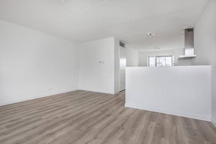 Photo 9 of Jacques Lebrunstraat 16