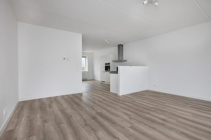 Photo 10 of Jacques Lebrunstraat 16