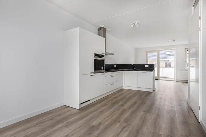 Photo 11 of Jacques Lebrunstraat 16