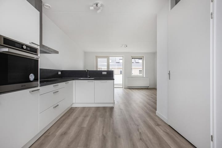 Photo 14 of Jacques Lebrunstraat 16