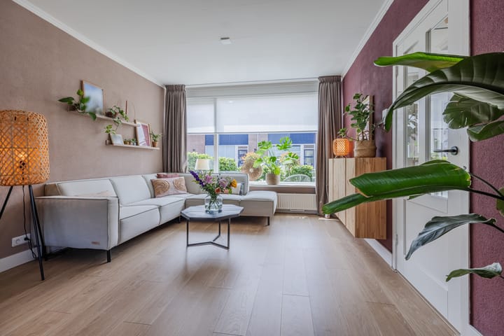 Photo 10 of Piet Heinstraat 12