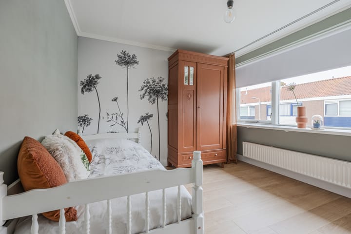 Photo 20 of Piet Heinstraat 12