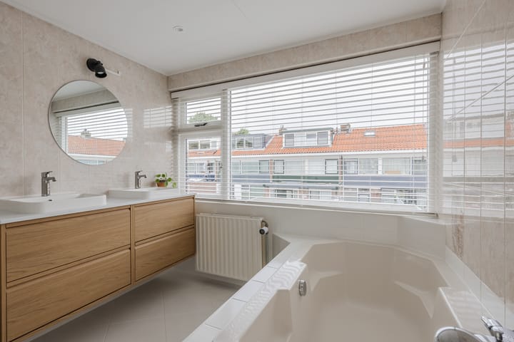 Photo 25 of Piet Heinstraat 12