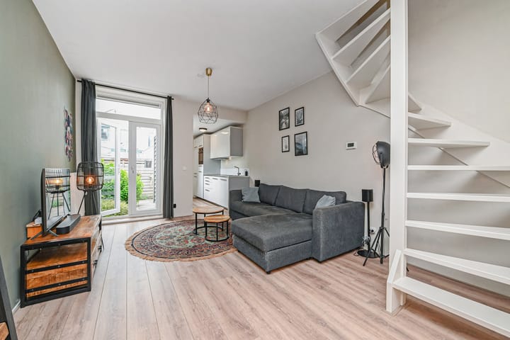 Photo 11 of P.C. Bothstraat 48