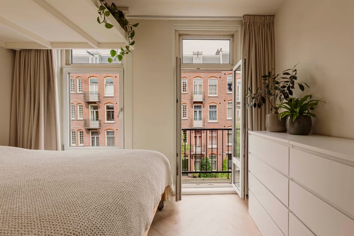 Foto 24 van Van Hogendorpstraat 183-2