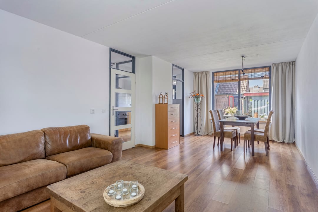 Foto 8 van Generaal Marshallweg 156