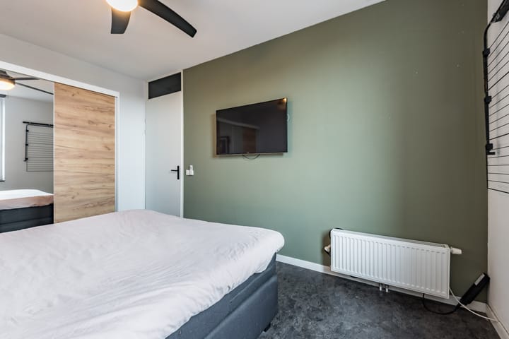 Photo 13 of Groen van Prinstererlaan 47-F