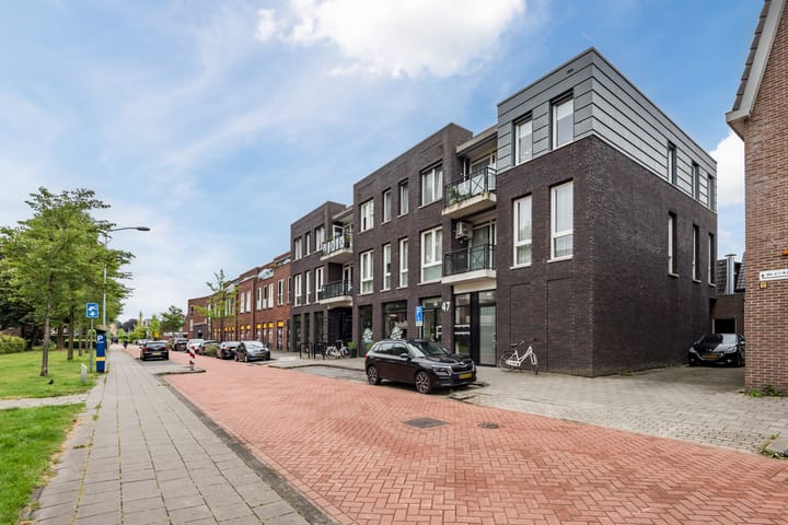 Photo 32 of Groen van Prinstererlaan 47-F